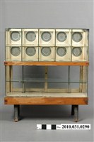 藏品(玻璃糖果櫃)的圖片