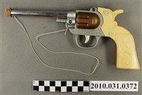 藏品(玩具轉輪手槍)的圖片