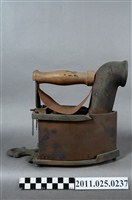 藏品(木炭熨斗)的圖片