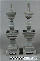 藏品(錫製燭臺一對)的圖片