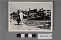 藏品(基地內工程推獨輪推車背影)的圖片