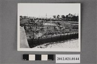 藏品(基地水壩邊工人施工工程)的圖片