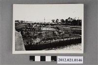 藏品(基地水壩邊工人施工工程)的圖片