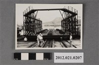 藏品(基地大型六角形軌道上檯面碼頭邊)的圖片