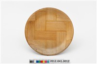 藏品(格紋竹製圓盤)的圖片