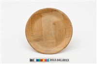 藏品(格紋竹製圓盤)的圖片