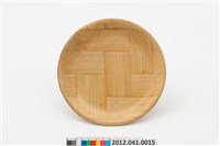 藏品(格紋竹製圓盤)的圖片