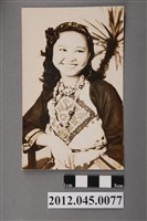 藏品(女性原住民半身黑白獨照)的圖片