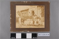 藏品(臺中州員林郡坡心庄役場前眾人合影)的圖片