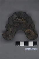 藏品(陰刻松葉雲紋鬼瓦)的圖片