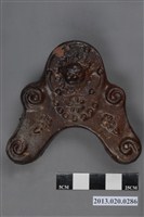 藏品(南投窯獸面雲紋鬼瓦)的圖片