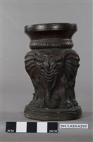 藏品(南投窯四象壽紋褐釉圓凳)的圖片