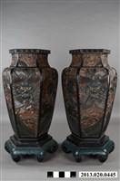 藏品(臺灣總督官邸用漆雕龍花瓶一對)的圖片