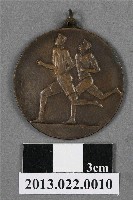 藏品(臺灣田徑賽協會第12屆全省暨第4屆國教田徑賽大會第3名獎牌)的圖片