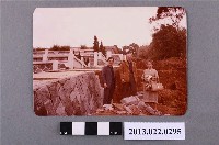 藏品(張星賢夫婦等三人於墓園合照)的圖片