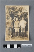 藏品(1944年間在高雄海軍服役的滿州鄉青年林清春與兩位同鄉入伍時合照)的圖片