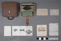 藏品(Hermes baby(愛馬仕)出品攜帶型英文打字機(1956年購買))的圖片