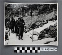 藏品(蔣中正在福壽山農場附近)的圖片