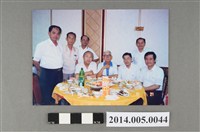 藏品(吳錦煌先生與日籍教師及友人餐聚合影其一)的圖片