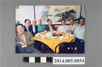 藏品(吳錦煌先生與南商日籍教師及同班同學餐聚合影)的圖片