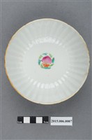 藏品(中國產清同治年製粉彩花卉蟲草紋碗)的圖片