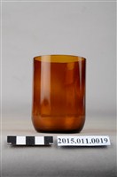 藏品(啤酒瓶切割的茶杯)的圖片