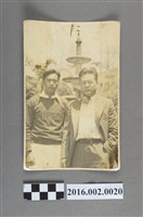 藏品(張星賢就讀早稻田大學時期代表日本參加第十屆洛杉磯奧運與若杉總領事於舊金山合照)的圖片