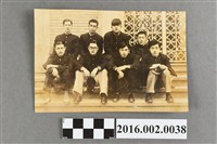 藏品(張星賢就讀早稻田大學時期與東京台灣體育界友柯子彰、廖忠雄等人合照)的圖片