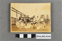 藏品(張星賢就讀早稻田大學時期於足球部對抗賽全員合照)的圖片