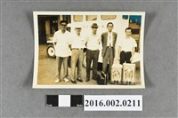 藏品(張星賢與高墀英、廖漢水等人於台南新營火車站前合照)的圖片