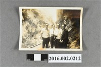 藏品(張星賢與合作金庫同仁於花蓮太魯閣國家公園合照)的圖片