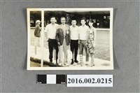 藏品(張星賢擔任台灣中興田徑隊副領隊參加「第一屆中菲田徑對抗賽」與選手等人於馬尼拉合照)的圖片