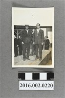 藏品(張星賢與友人於活動會場合照)的圖片