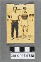 藏品(張星賢就讀早稻田大學時期利用寒假回台擔任巡迴教練與友人於宜蘭農林學校合照)的圖片