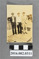 藏品(張星賢就讀早稻田大學時期參加「全日本大專學生對抗田徑賽大會」與友人於大阪甲子園合照)的圖片