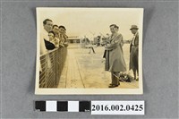 藏品(張星賢與楊傳廣等人於松山機場歡迎織田幹雄訪台)的圖片