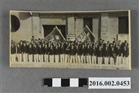 藏品(張星賢擔任台灣代表隊總隊長參加「第七屆全國運動大會」與全體隊員於上海合照)的圖片