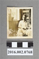 藏品(張星賢於南京西路合作金庫宿舍獨照)的圖片