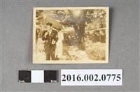 藏品(張星賢參加1936柏林奧運時友人於冰淇淋攤販照)的圖片