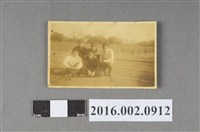 藏品(張星賢就讀早稻田大學時期與選手、同學等人於明治神宮體育場合照)的圖片