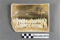 藏品(張星賢擔任自由中國臺灣田徑隊副總領隊遠征菲律賓與全體隊員於馬尼拉黎沙運動場合照)的圖片