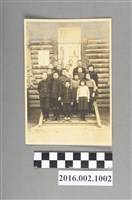 藏品(師生於中學卒業送別會合照)的圖片