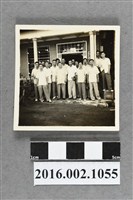 藏品(張星賢任職合庫桃園支庫經理與副理曾梅芳等同仁合照)的圖片