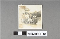 藏品(張星賢與合作金庫人事室同仁於公路局台北總站合照)的圖片