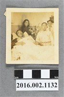 藏品(張星賢與妻鄭新合、次子、醫生於台北中興醫院病房)的圖片