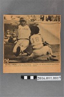 藏品(The Williamsport Sun-Gazette報上照片：呂明賜滑壘成功)的圖片