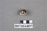 藏品(銀色手球紀念徽章)的圖片