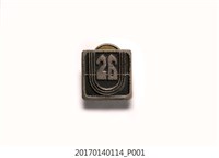 藏品(方形田徑比賽紀念章)的圖片
