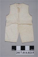 藏品(幼兒白色無袖連身開襠褲)的圖片