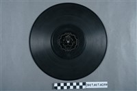 藏品(勝利機公司發行臺語流行歌專輯《戀愛風》10吋蟲膠唱片)的圖片